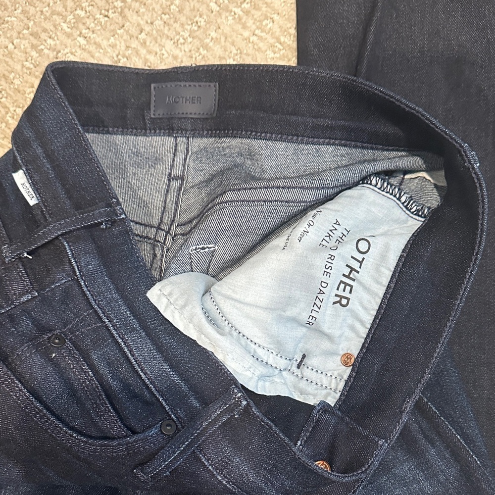 MOTHER The Dazzler mid rise Dark Indigo Ankle Jeans - Picture 4 of 4